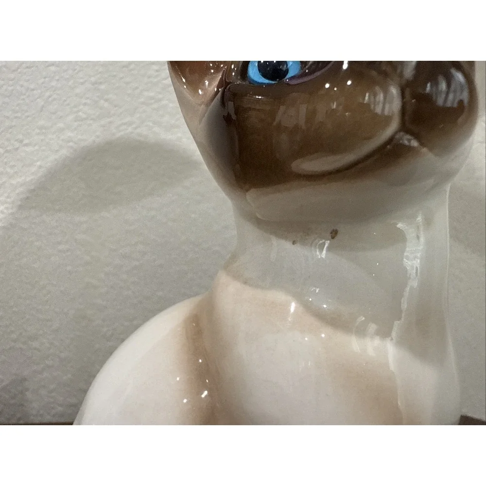 Enesco Cat Figurine with Blue Eyes Siamese Kitten
